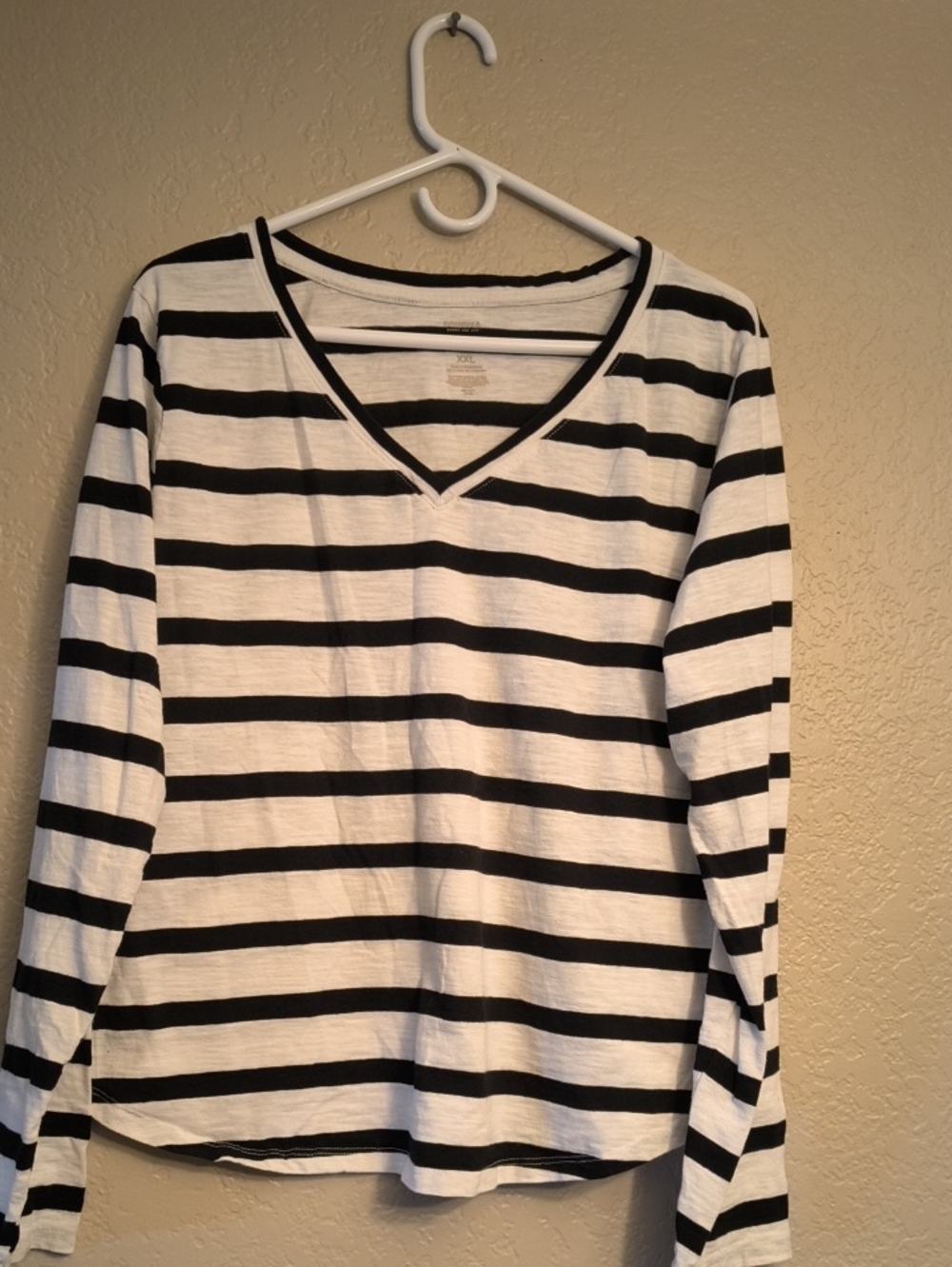 Black & White XXL Striped V-Neck Long Sleeve Top